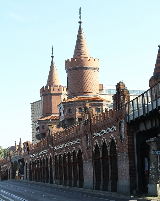450 Oberbaumbrucke.JPG